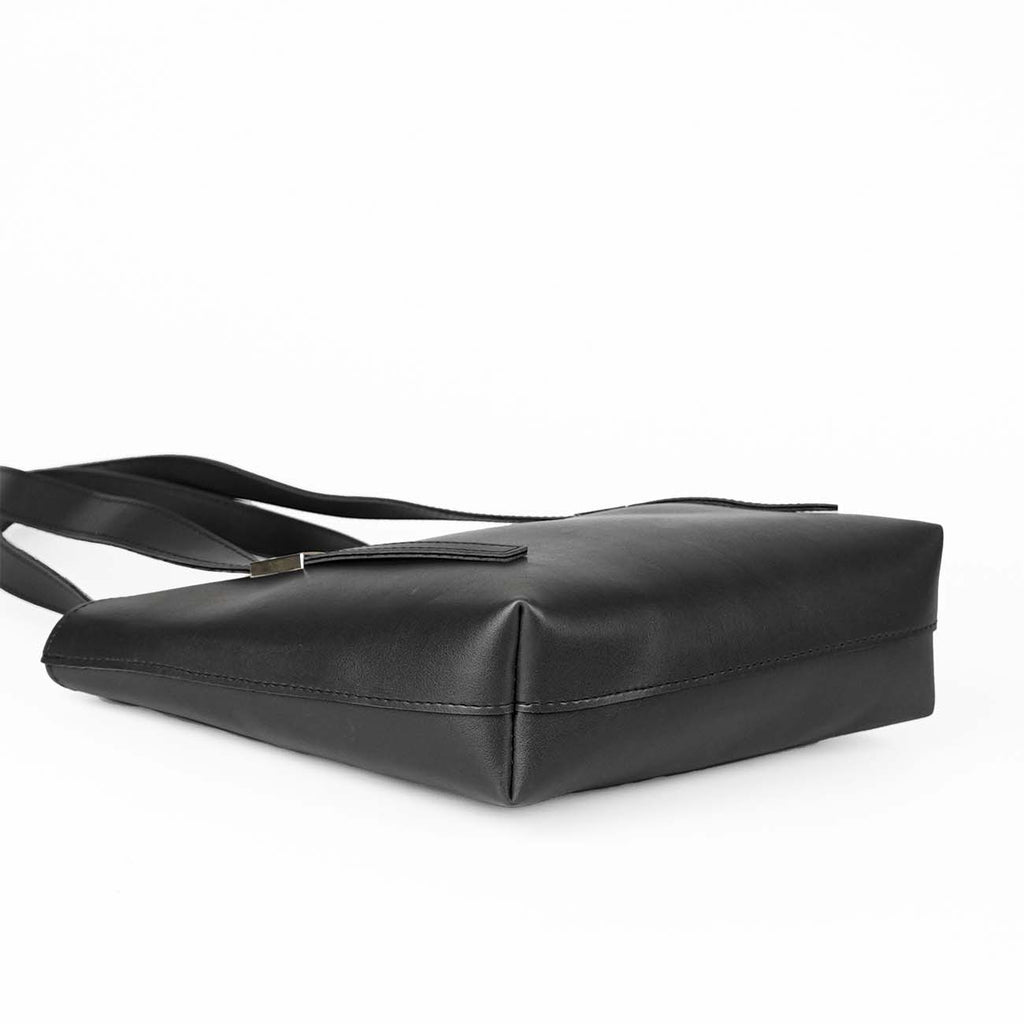 Falcon tote Bag black
